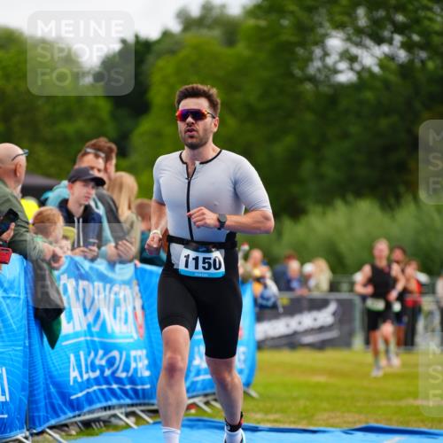 30.08.2026 - Elbe Triathlon Hamburg LAZAROV Photography http://msf.ph/oto/10058687 30.08.2026 11:30:32 Ziel 646, 714, 827, 1150 meine-sportfotos.de