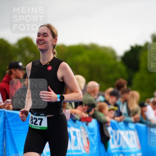 30.08.2026 - Elbe Triathlon Hamburg LAZAROV Photography http://msf.ph/oto/10058694 30.08.2026 11:30:37 Ziel 714, 827, 1012, 1150, 1152 meine-sportfotos.de
