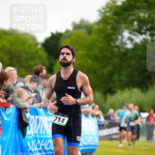 30.08.2026 - Elbe Triathlon Hamburg LAZAROV Photography http://msf.ph/oto/10058697 30.08.2026 11:30:38 Ziel 714, 827, 968, 1012, 1152 meine-sportfotos.de