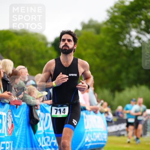 30.08.2026 - Elbe Triathlon Hamburg LAZAROV Photography http://msf.ph/oto/10058698 30.08.2026 11:30:39 Ziel 714, 827, 968, 1012, 1152 meine-sportfotos.de