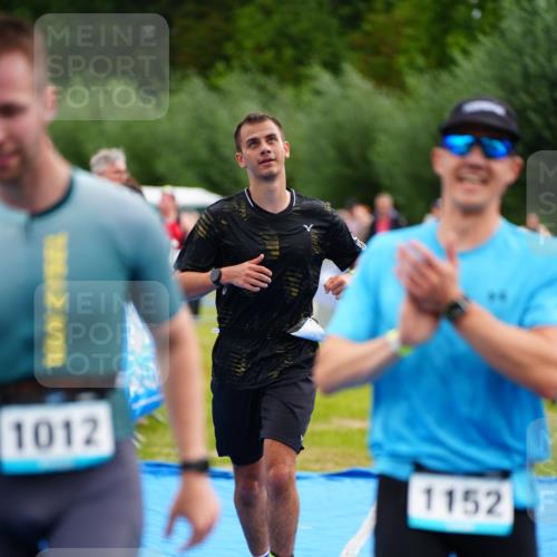 30.08.2026 - Elbe Triathlon Hamburg LAZAROV Photography http://msf.ph/oto/10058703 30.08.2026 11:30:46 Ziel 968, 1012, 1152 meine-sportfotos.de