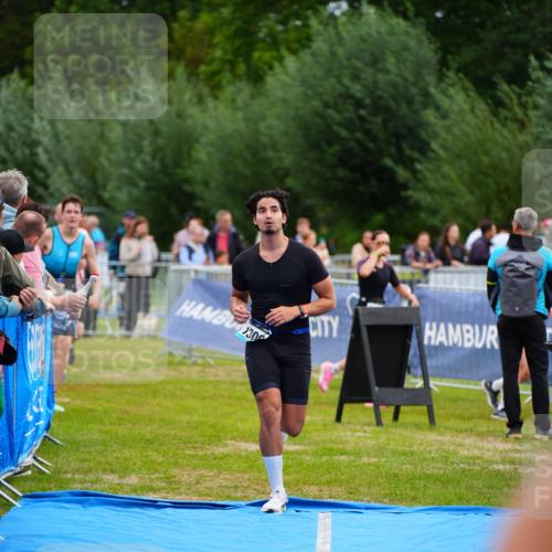 30.08.2026 - Elbe Triathlon Hamburg LAZAROV Photography http://msf.ph/oto/10058712 30.08.2026 11:30:56 Ziel 1018, 1306, 1442 meine-sportfotos.de