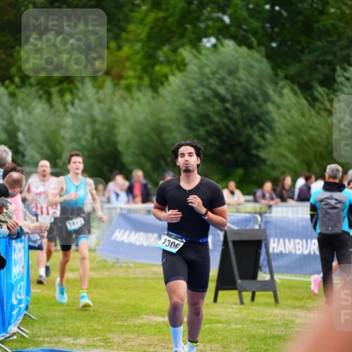 30.08.2026 - Elbe Triathlon Hamburg LAZAROV Photography http://msf.ph/oto/10058716 30.08.2026 11:30:56 Ziel 1018, 1306, 1442 meine-sportfotos.de