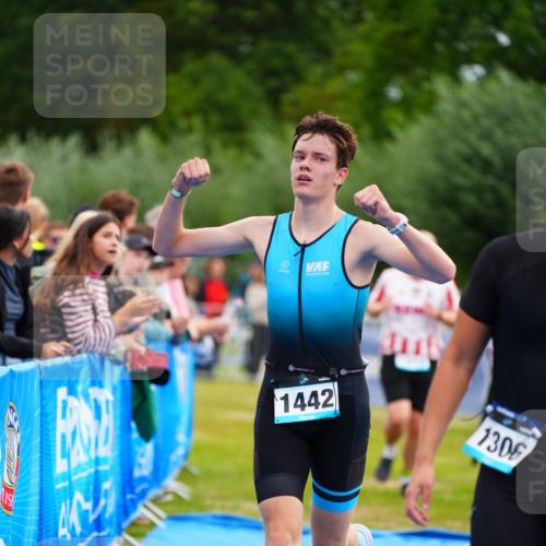 30.08.2026 - Elbe Triathlon Hamburg LAZAROV Photography http://msf.ph/oto/10058725 30.08.2026 11:31:00 Ziel 1018, 1306, 1442 meine-sportfotos.de