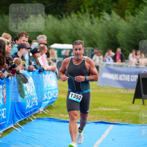 30.08.2026 - Elbe Triathlon Hamburg LAZAROV Photography http://msf.ph/oto/10058734 30.08.2026 11:31:13 Ziel 1352 meine-sportfotos.de