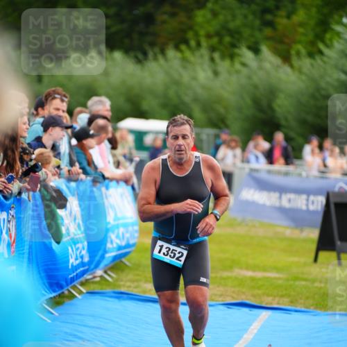 30.08.2026 - Elbe Triathlon Hamburg LAZAROV Photography http://msf.ph/oto/10058735 30.08.2026 11:31:13 Ziel 1352 meine-sportfotos.de