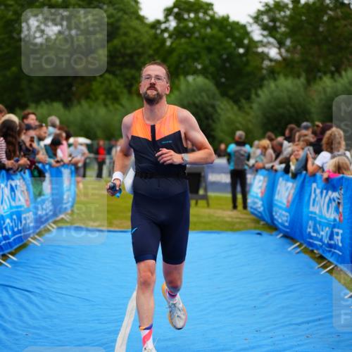 30.08.2026 - Elbe Triathlon Hamburg LAZAROV Photography http://msf.ph/oto/10058744 30.08.2026 11:31:42 Ziel 881, 1228 meine-sportfotos.de