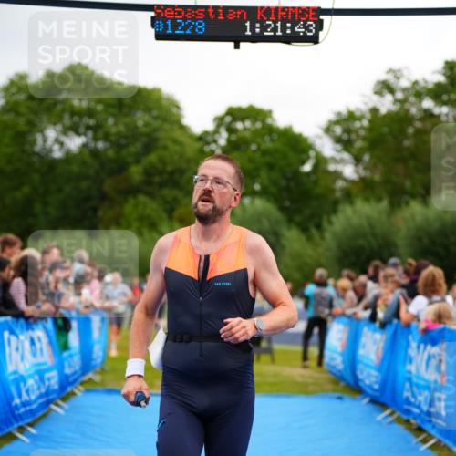 30.08.2026 - Elbe Triathlon Hamburg LAZAROV Photography http://msf.ph/oto/10058749 30.08.2026 11:31:43 Ziel 881, 1228, 1308 meine-sportfotos.de
