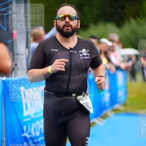 30.08.2026 - Elbe Triathlon Hamburg LAZAROV Photography http://msf.ph/oto/10058777 30.08.2026 11:32:04 Ziel 662, 1016, 1062 meine-sportfotos.de