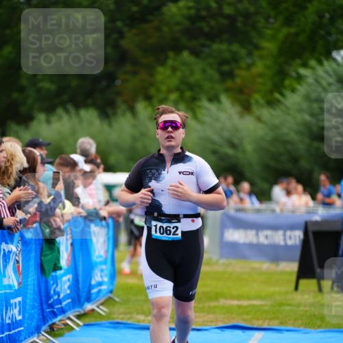 30.08.2026 - Elbe Triathlon Hamburg LAZAROV Photography http://msf.ph/oto/10058783 30.08.2026 11:32:09 Ziel 729, 1026, 1062, 1170 meine-sportfotos.de