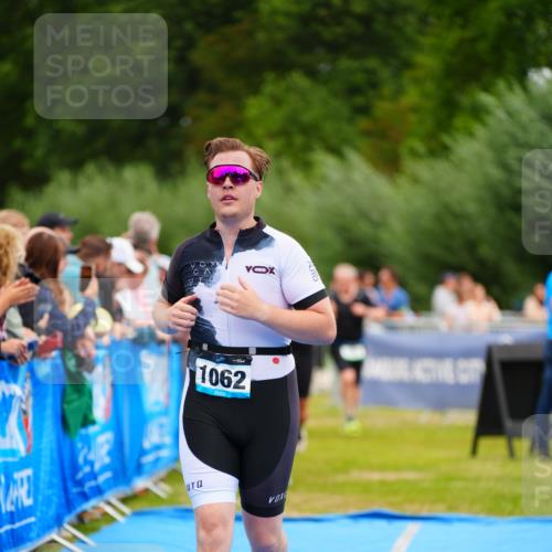 30.08.2026 - Elbe Triathlon Hamburg LAZAROV Photography http://msf.ph/oto/10058785 30.08.2026 11:32:10 Ziel 716, 729, 1026, 1062, 1170 meine-sportfotos.de