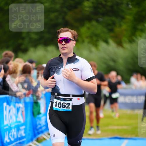 30.08.2026 - Elbe Triathlon Hamburg LAZAROV Photography http://msf.ph/oto/10058789 30.08.2026 11:32:10 Ziel 716, 729, 1026, 1062, 1170 meine-sportfotos.de