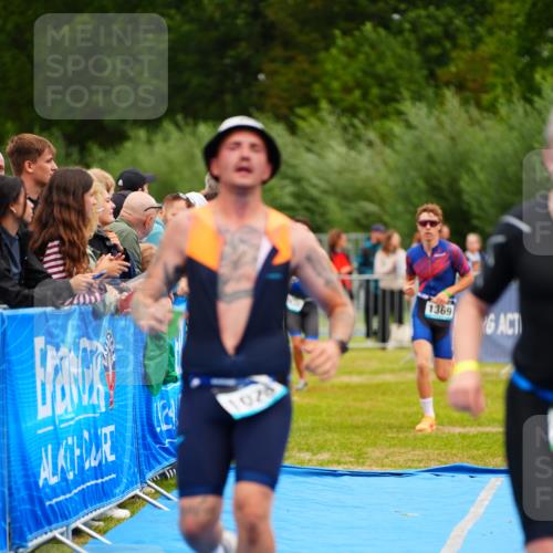 30.08.2026 - Elbe Triathlon Hamburg LAZAROV Photography http://msf.ph/oto/10058813 30.08.2026 11:32:18 Ziel 716, 729, 1026, 1369, 1438 meine-sportfotos.de