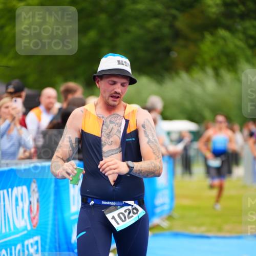 30.08.2026 - Elbe Triathlon Hamburg LAZAROV Photography http://msf.ph/oto/10058816 30.08.2026 11:32:19 Ziel 716, 729, 1026, 1369, 1438 meine-sportfotos.de