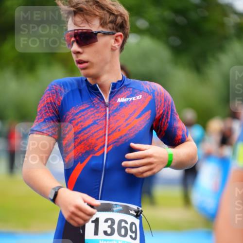 30.08.2026 - Elbe Triathlon Hamburg LAZAROV Photography http://msf.ph/oto/10058825 30.08.2026 11:32:24 Ziel 1222, 1369, 1438 meine-sportfotos.de