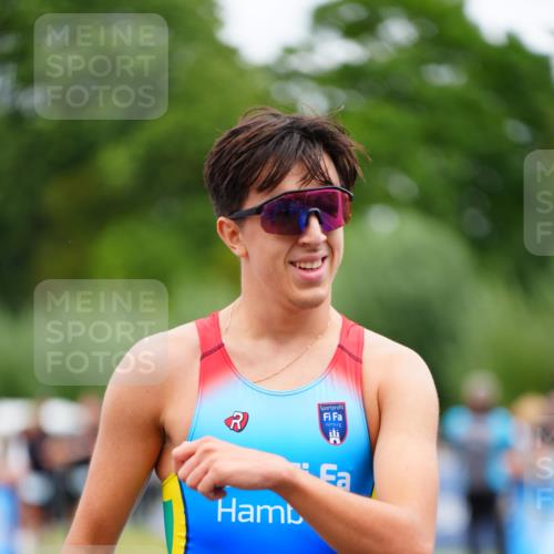 30.08.2026 - Elbe Triathlon Hamburg LAZAROV Photography http://msf.ph/oto/10058831 30.08.2026 11:32:26 Ziel 1189, 1222, 1438 meine-sportfotos.de