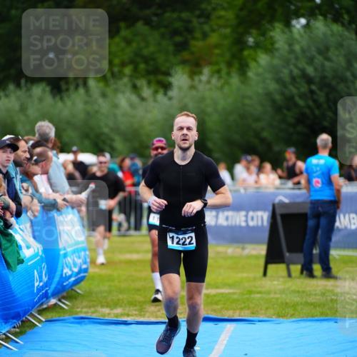 30.08.2026 - Elbe Triathlon Hamburg LAZAROV Photography http://msf.ph/oto/10058836 30.08.2026 11:32:30 Ziel 1086, 1189, 1222 meine-sportfotos.de
