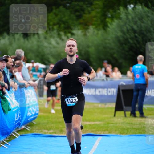 30.08.2026 - Elbe Triathlon Hamburg LAZAROV Photography http://msf.ph/oto/10058839 30.08.2026 11:32:30 Ziel 1086, 1189, 1222 meine-sportfotos.de