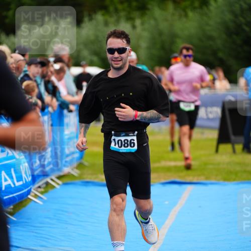 30.08.2026 - Elbe Triathlon Hamburg LAZAROV Photography http://msf.ph/oto/10058851 30.08.2026 11:32:36 Ziel 509, 690, 1051, 1086, 1189 meine-sportfotos.de