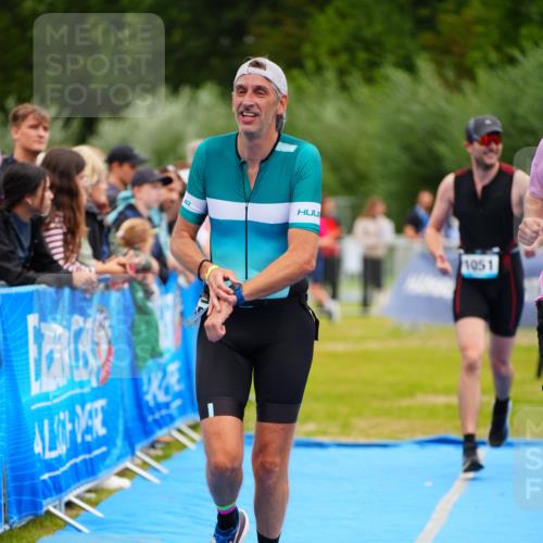 30.08.2026 - Elbe Triathlon Hamburg LAZAROV Photography http://msf.ph/oto/10058866 30.08.2026 11:32:39 Ziel 509, 604, 690, 1051, 1086 meine-sportfotos.de