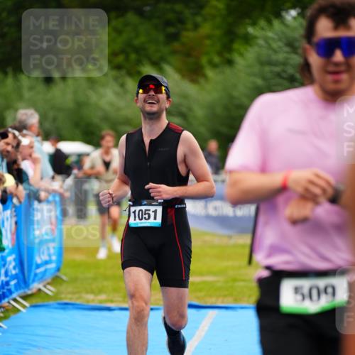 30.08.2026 - Elbe Triathlon Hamburg LAZAROV Photography http://msf.ph/oto/10058873 30.08.2026 11:32:41 Ziel 509, 604, 690, 1051 meine-sportfotos.de