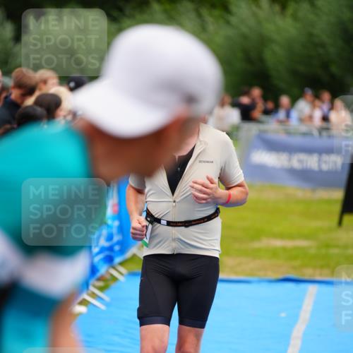 30.08.2026 - Elbe Triathlon Hamburg LAZAROV Photography http://msf.ph/oto/10058885 30.08.2026 11:32:46 Ziel 604 meine-sportfotos.de