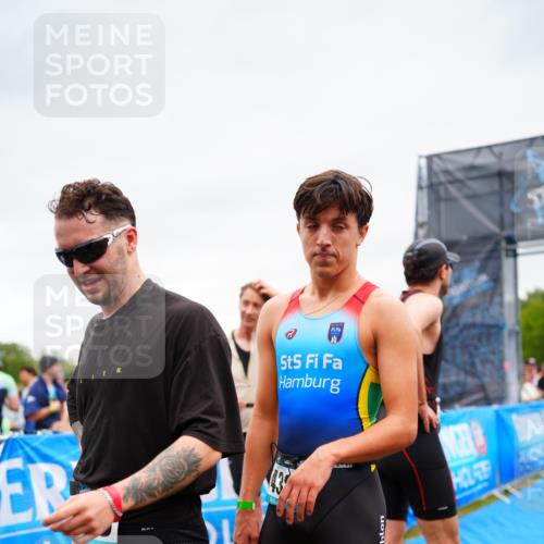 30.08.2026 - Elbe Triathlon Hamburg LAZAROV Photography http://msf.ph/oto/10058895 30.08.2026 11:32:54 Ziel 1184 meine-sportfotos.de