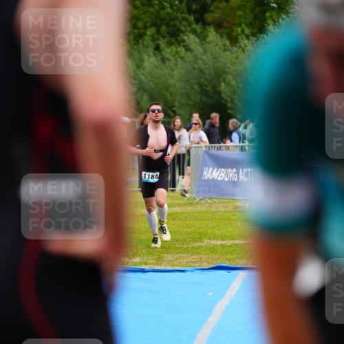 30.08.2026 - Elbe Triathlon Hamburg LAZAROV Photography http://msf.ph/oto/10058898 30.08.2026 11:32:57 Ziel 1184 meine-sportfotos.de