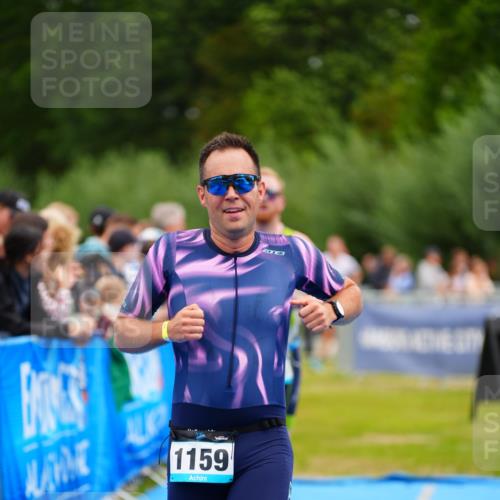 30.08.2026 - Elbe Triathlon Hamburg LAZAROV Photography http://msf.ph/oto/10058914 30.08.2026 11:33:19 Ziel 937, 1136, 1159 meine-sportfotos.de