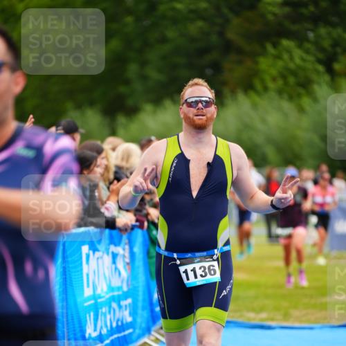30.08.2026 - Elbe Triathlon Hamburg LAZAROV Photography http://msf.ph/oto/10058917 30.08.2026 11:33:21 Ziel 937, 1136, 1159, 1254 meine-sportfotos.de