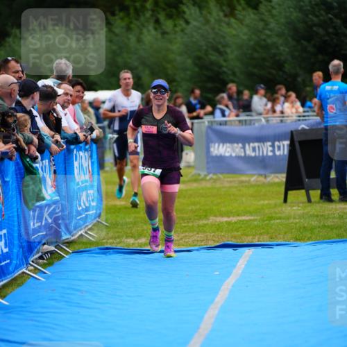 30.08.2026 - Elbe Triathlon Hamburg LAZAROV Photography http://msf.ph/oto/10058924 30.08.2026 11:33:23 Ziel 937, 1136, 1254 meine-sportfotos.de