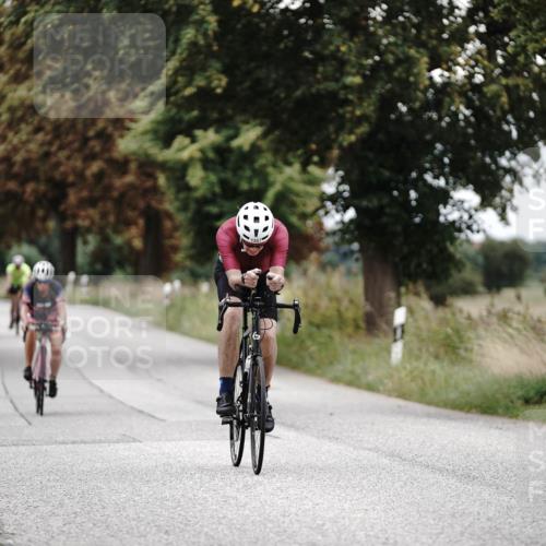 30.08.2026 - Elbe Triathlon Hamburg Michael Burmester http://msf.ph/oto/10058967 30.08.2026 11:27:25 Radfahren 1357, 1604, 1613, 1713 meine-sportfotos.de