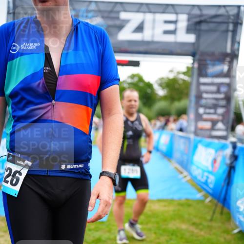 30.08.2026 - Elbe Triathlon Hamburg LAZAROV Photography http://msf.ph/oto/10058976 30.08.2026 11:33:49 Ziel 680, 863, 870 meine-sportfotos.de