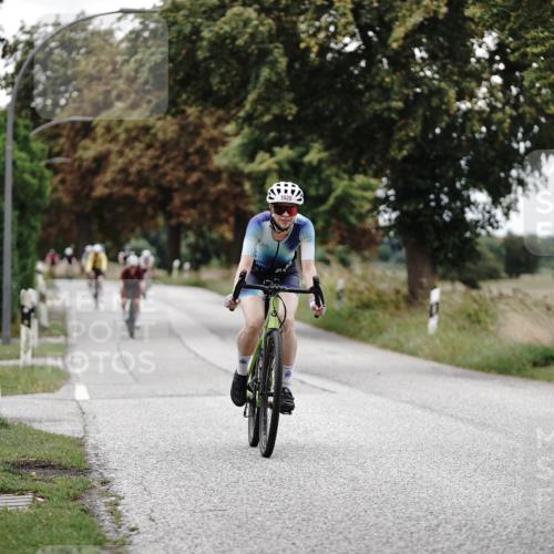 30.08.2026 - Elbe Triathlon Hamburg Michael Burmester http://msf.ph/oto/10058994 30.08.2026 11:27:35 Radfahren 1481, 1604, 1613, 1628 meine-sportfotos.de