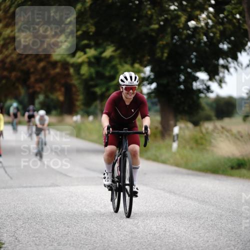 30.08.2026 - Elbe Triathlon Hamburg Michael Burmester http://msf.ph/oto/10059008 30.08.2026 11:27:39 Radfahren 1457, 1481, 1518, 1628, 1657, 1692 meine-sportfotos.de