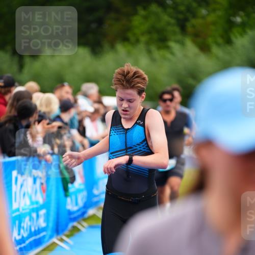 30.08.2026 - Elbe Triathlon Hamburg LAZAROV Photography http://msf.ph/oto/10059017 30.08.2026 11:34:02 Ziel 1166, 1180, 1234, 1452 meine-sportfotos.de