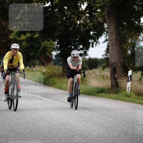 30.08.2026 - Elbe Triathlon Hamburg Michael Burmester http://msf.ph/oto/10059018 30.08.2026 11:27:42 Radfahren 1366, 1457, 1481, 1518, 1652, 1657, 1692 meine-sportfotos.de
