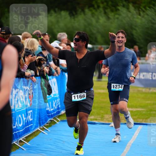 30.08.2026 - Elbe Triathlon Hamburg LAZAROV Photography http://msf.ph/oto/10059022 30.08.2026 11:34:04 Ziel 1166, 1180, 1234, 1452 meine-sportfotos.de