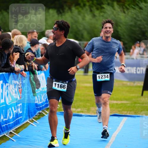 30.08.2026 - Elbe Triathlon Hamburg LAZAROV Photography http://msf.ph/oto/10059024 30.08.2026 11:34:04 Ziel 1166, 1180, 1234, 1452 meine-sportfotos.de