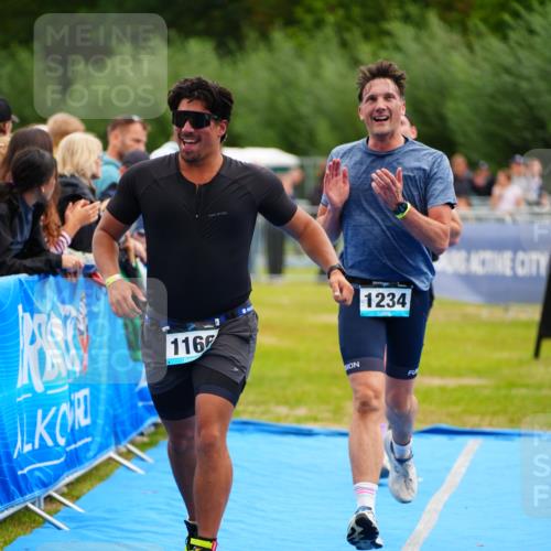 30.08.2026 - Elbe Triathlon Hamburg LAZAROV Photography http://msf.ph/oto/10059030 30.08.2026 11:34:04 Ziel 1166, 1180, 1234, 1452 meine-sportfotos.de