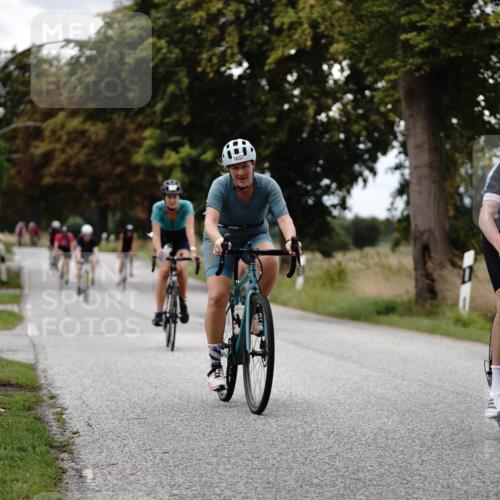 30.08.2026 - Elbe Triathlon Hamburg Michael Burmester http://msf.ph/oto/10059034 30.08.2026 11:27:46 Radfahren 1366, 1457, 1458, 1518, 1652, 1657, 1661, 1692, 1704, 1711 meine-sportfotos.de