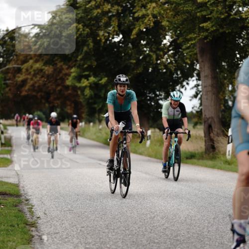 30.08.2026 - Elbe Triathlon Hamburg Michael Burmester http://msf.ph/oto/10059039 30.08.2026 11:27:47 Radfahren 1366, 1457, 1458, 1652, 1657, 1661, 1704, 1711 meine-sportfotos.de