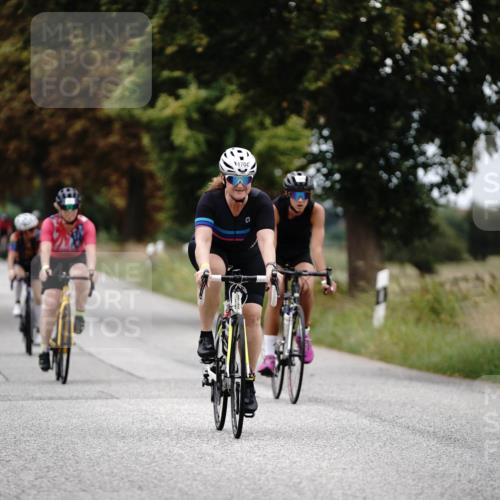 30.08.2026 - Elbe Triathlon Hamburg Michael Burmester http://msf.ph/oto/10059045 30.08.2026 11:27:49 Radfahren 1366, 1457, 1458, 1652, 1657, 1661, 1704, 1711 meine-sportfotos.de