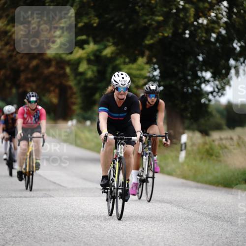 30.08.2026 - Elbe Triathlon Hamburg Michael Burmester http://msf.ph/oto/10059047 30.08.2026 11:27:49 Radfahren 1366, 1457, 1458, 1652, 1657, 1661, 1704, 1711 meine-sportfotos.de