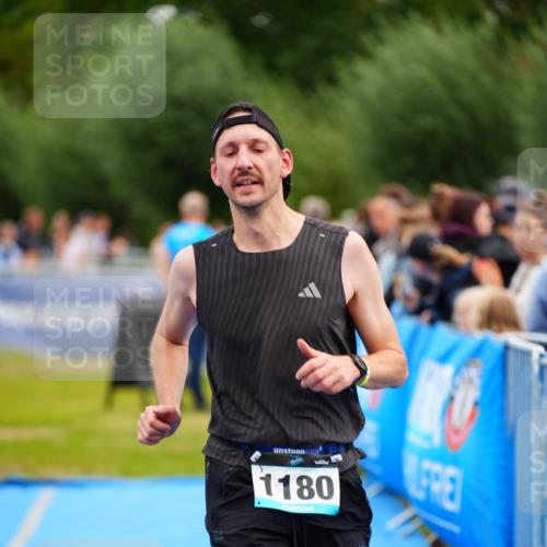 30.08.2026 - Elbe Triathlon Hamburg LAZAROV Photography http://msf.ph/oto/10059050 30.08.2026 11:34:07 Ziel 1166, 1180, 1234 meine-sportfotos.de