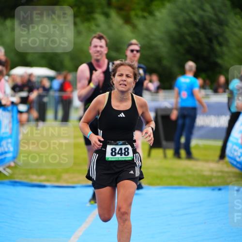 30.08.2026 - Elbe Triathlon Hamburg LAZAROV Photography http://msf.ph/oto/10059068 30.08.2026 11:34:18 Ziel 848, 1149, 1153, 1199 meine-sportfotos.de
