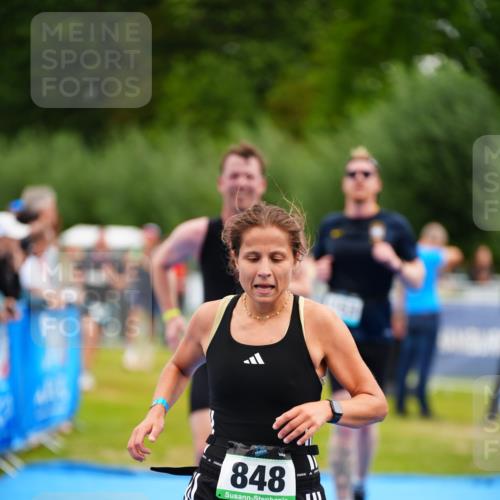 30.08.2026 - Elbe Triathlon Hamburg LAZAROV Photography http://msf.ph/oto/10059075 30.08.2026 11:34:20 Ziel 570, 848, 1149, 1153, 1199 meine-sportfotos.de