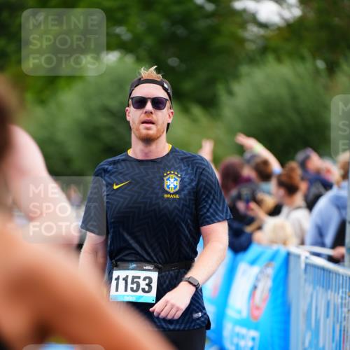 30.08.2026 - Elbe Triathlon Hamburg LAZAROV Photography http://msf.ph/oto/10059102 30.08.2026 11:34:24 Ziel 570, 1149, 1153, 1199 meine-sportfotos.de