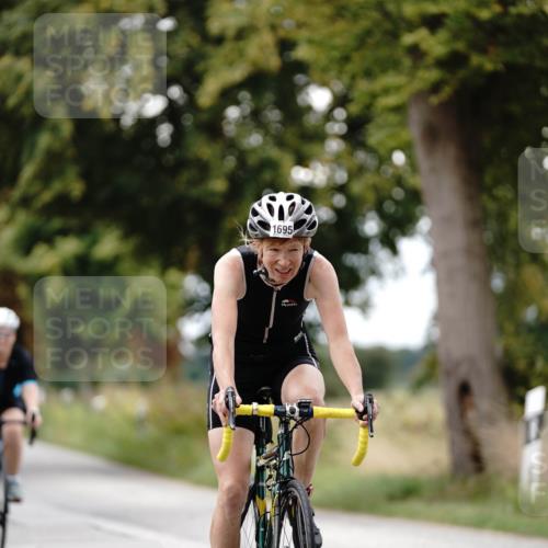 30.08.2026 - Elbe Triathlon Hamburg Michael Burmester http://msf.ph/oto/10059105 30.08.2026 11:28:12 Radfahren 1489, 1695, 1710 meine-sportfotos.de