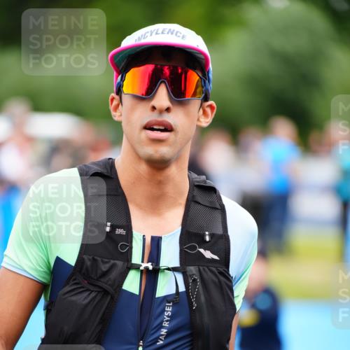 30.08.2026 - Elbe Triathlon Hamburg LAZAROV Photography http://msf.ph/oto/10059123 30.08.2026 11:34:34 Ziel 1141, 1266 meine-sportfotos.de